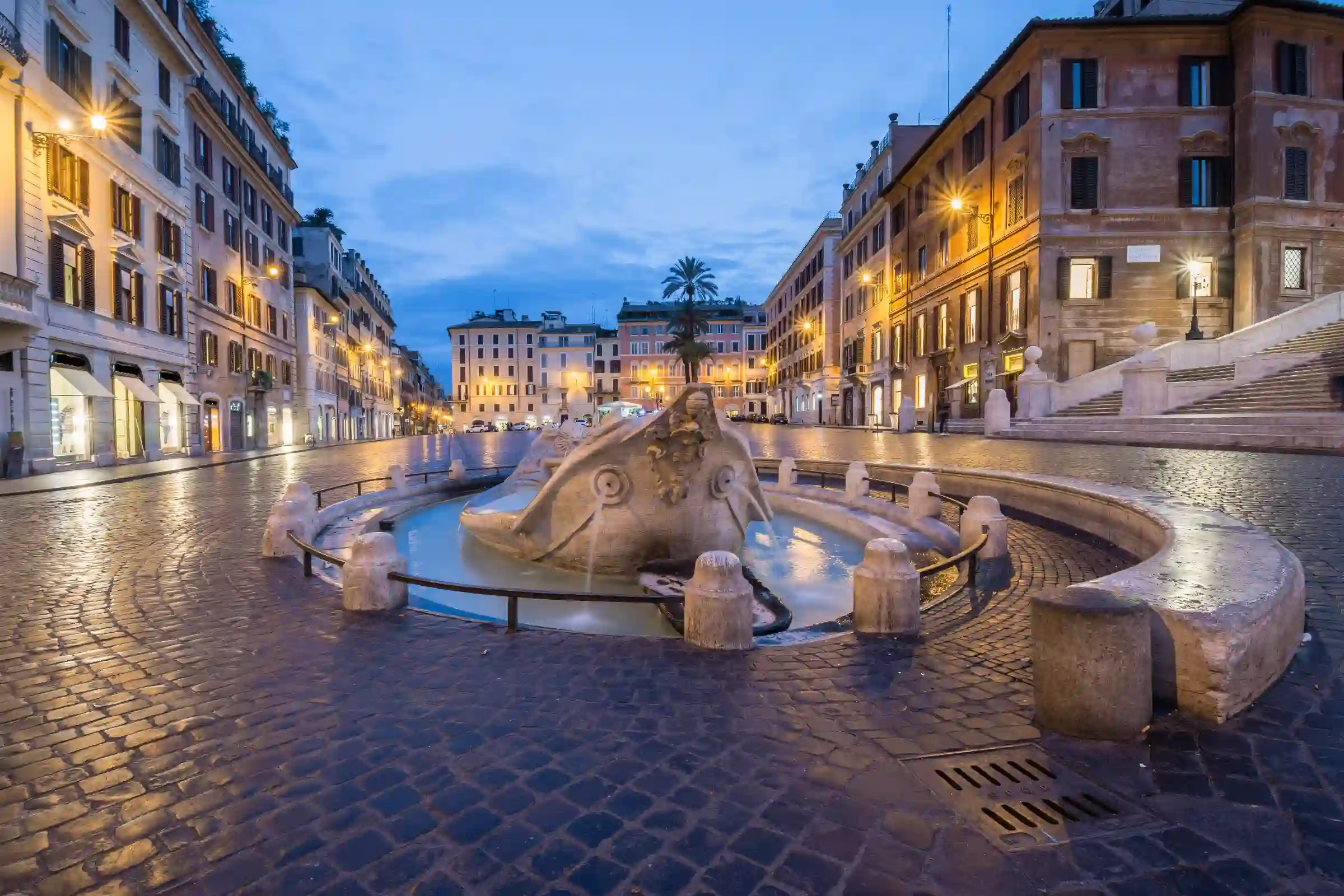Private chauffeur luxury shopping Rome — Piazza di Spagna Via Condotti by night