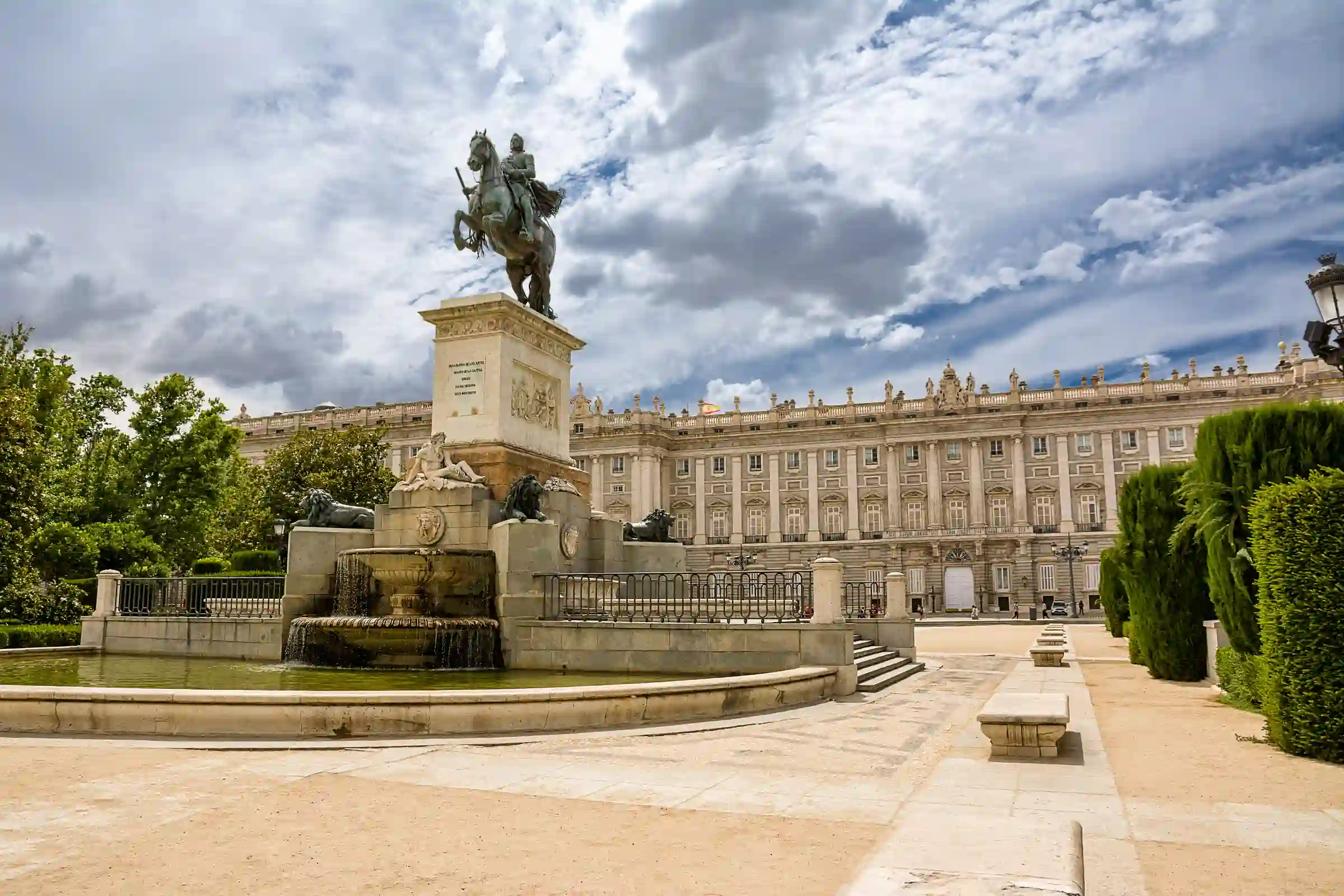 Private tour Madrid — Royal Palace Palacio Real with private chauffeur
